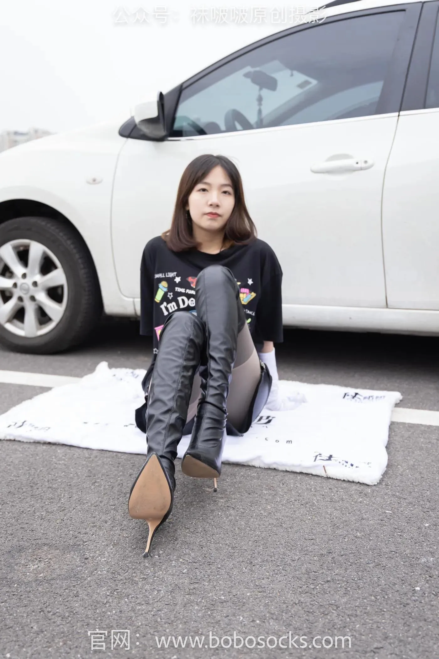 [BoBoSocks袜啵啵]NO.146 小甜豆-高跟长靴、黑色踩脚裤、肉丝 [154P]插图4